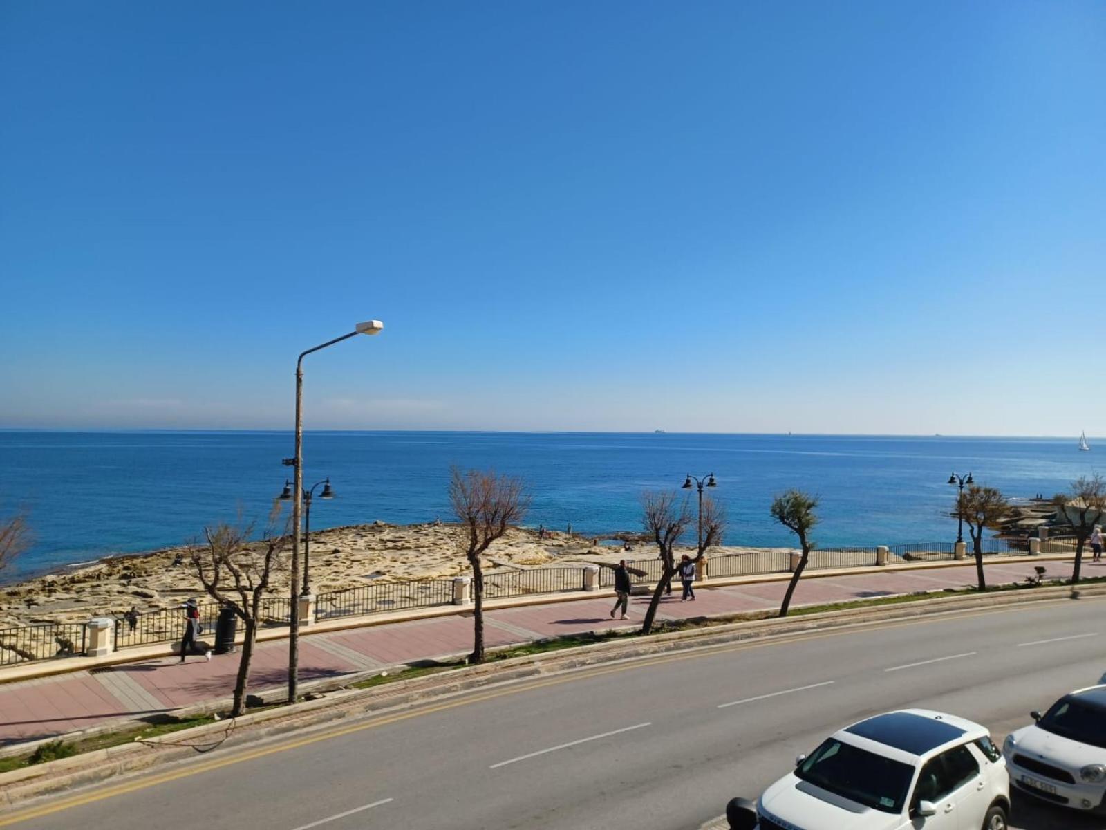 Beachfront Sliema Apartment Exterior foto